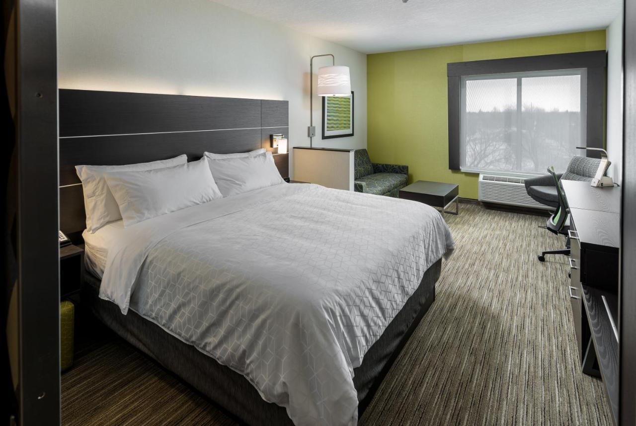 Holiday Inn Express & Suites Kelowna - East, An Ihg Hotel Bagian luar foto