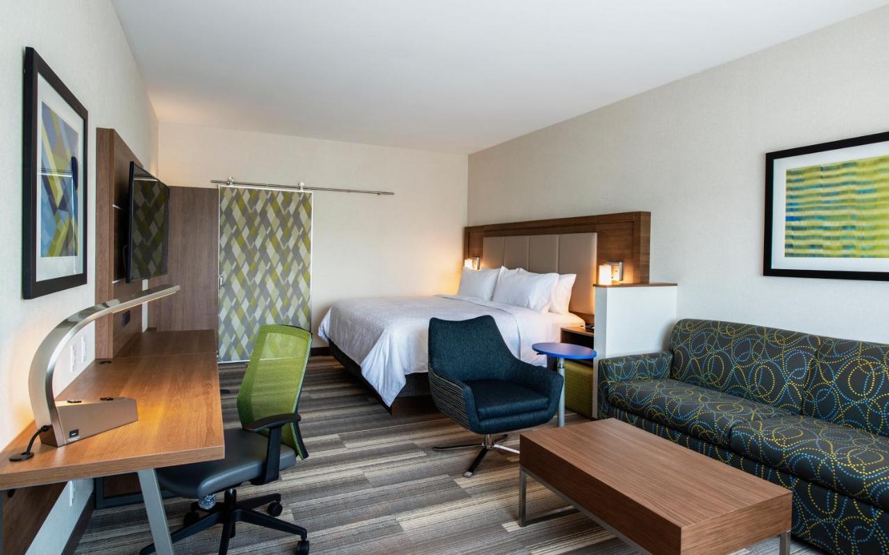 Holiday Inn Express & Suites Kelowna - East, An Ihg Hotel Bagian luar foto